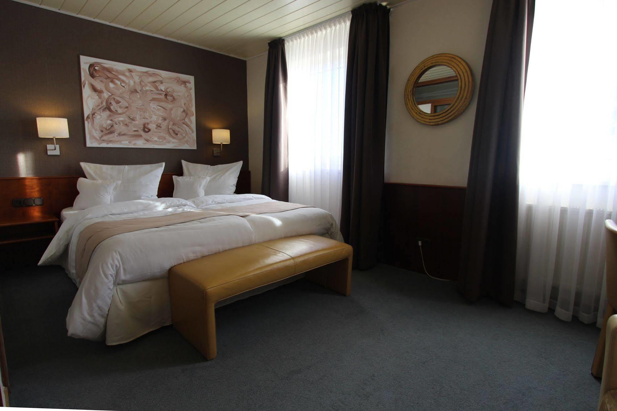 Boutique Hotel Restaurant Hollerather Hof ヘレンタール エクステリア 写真