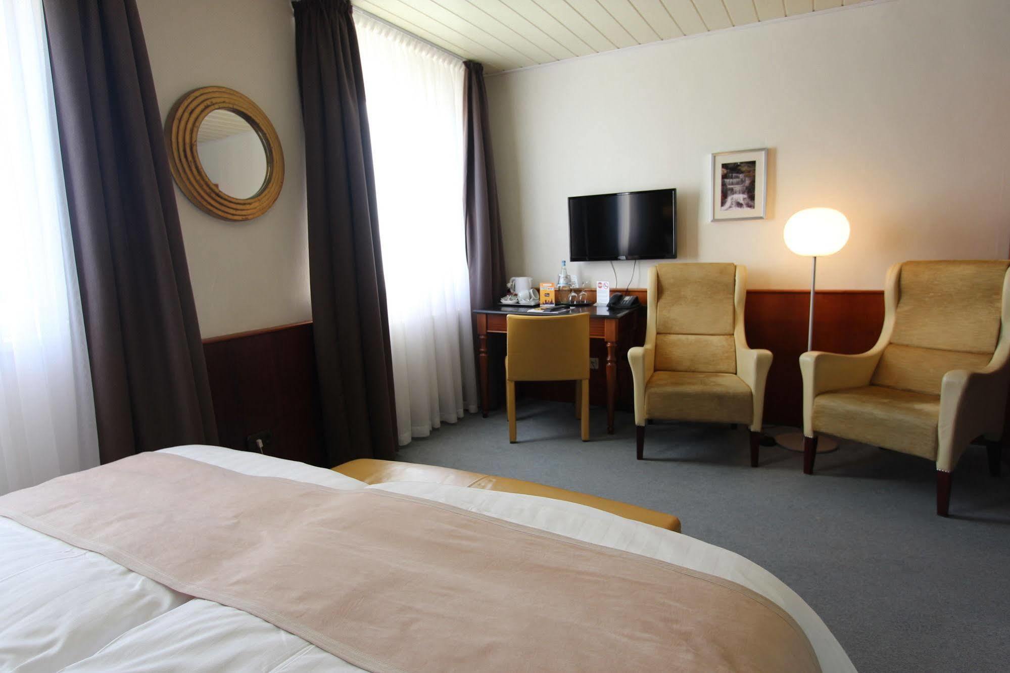 Boutique Hotel Restaurant Hollerather Hof ヘレンタール エクステリア 写真